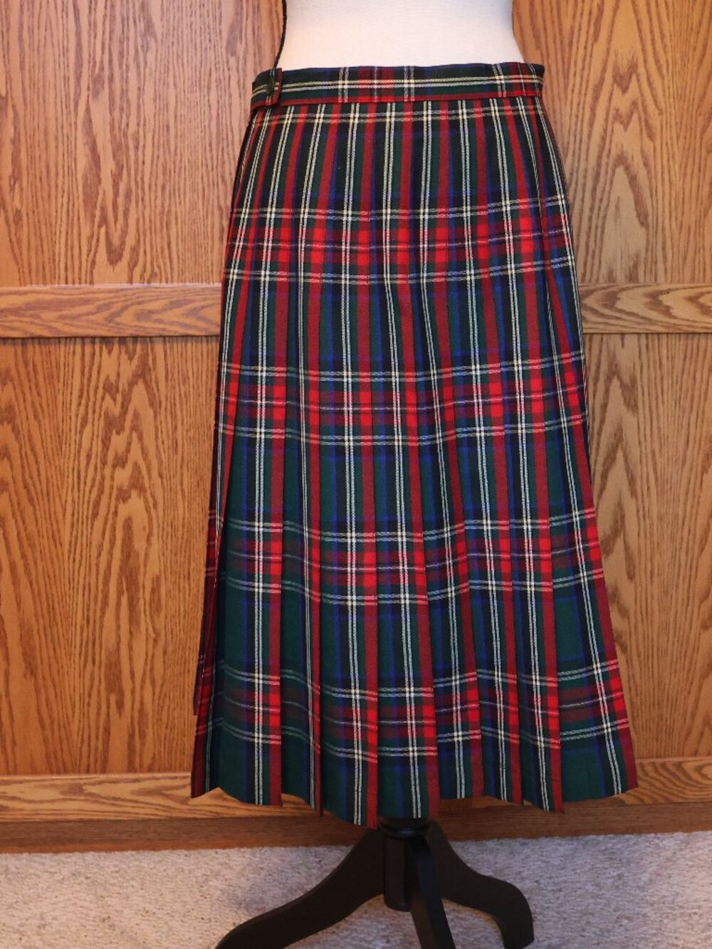 Pendleton Midi skirt size 10 virgin wool reversible red, green blue side zip